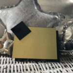 Blanco Naambordje | RVS Look Goud met Zwarte Achterplaat & Ruit | 15x20cm