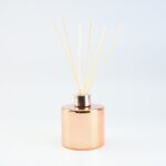 Set Groot Parfumflesje Rond + geurstokjes | Rosé met Rosékleurige Dop | 200 ml